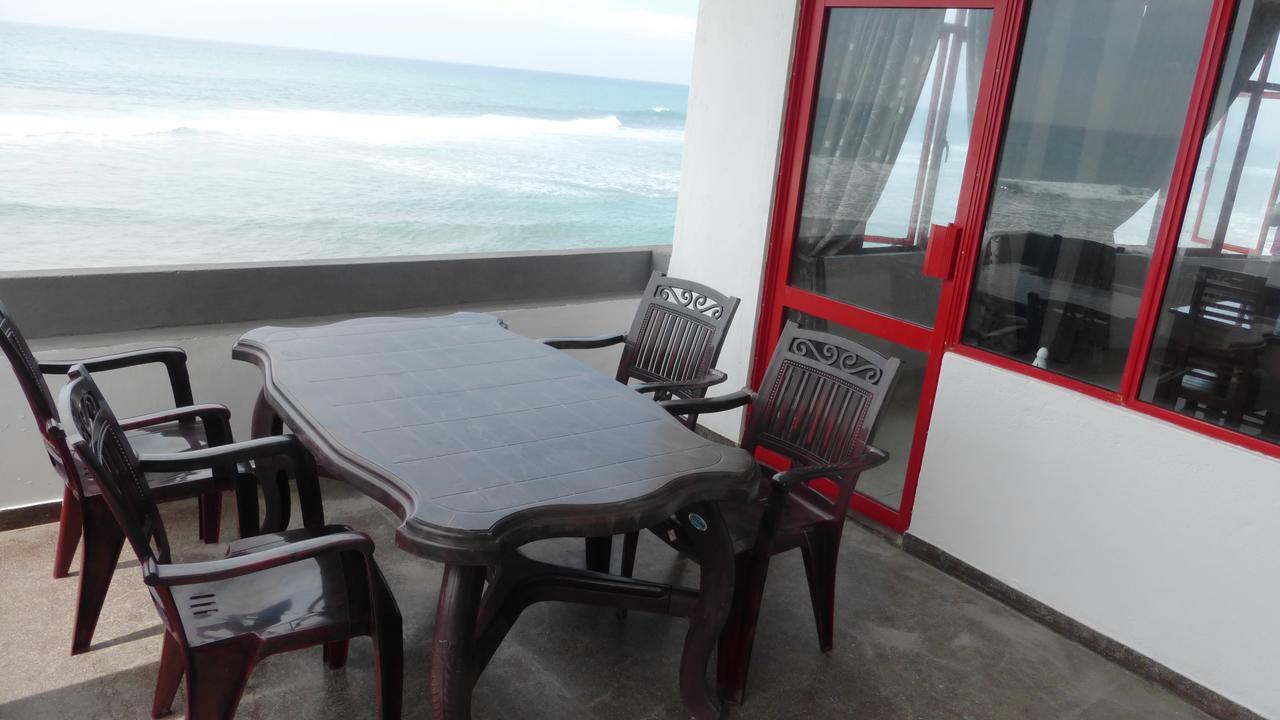 Ocean Reef Hotel 히카두와 외부 사진
